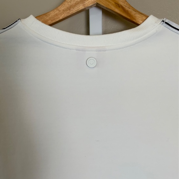 Hunter x Target Chainlink Sleeve Pullover Cropped Top - Picture 14 of 16